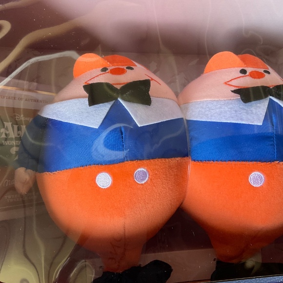 Disney D23 Alice in wonderland plush box - Picture 2 of 4